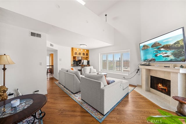 1121 E Wilson 12, Glendale, CA 91206 — photo 9 of 36