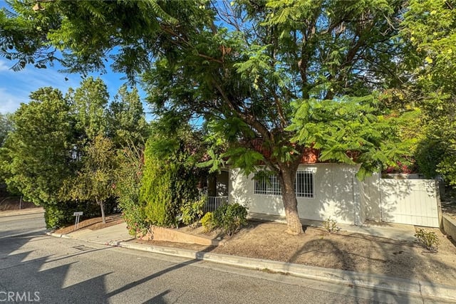 22762 Avenue San Luis, Woodland Hills, CA 91364 — photo 47 of 73