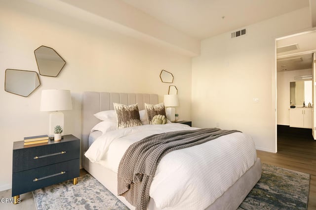 124 W Colorado Street 411, Glendale, CA 91204 — photo 17 of 49