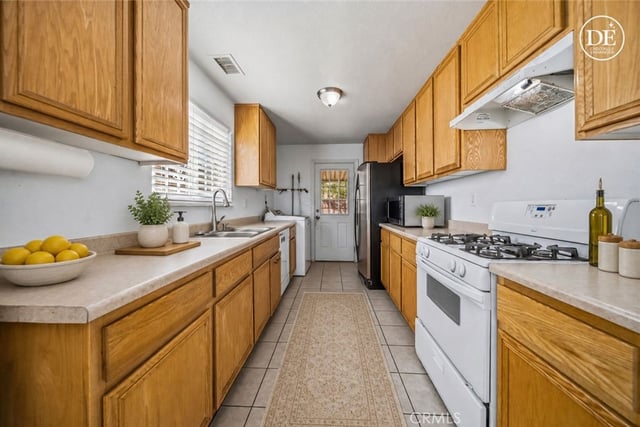 44745 6th E, Lancaster, CA 93535 — photo 11 of 28