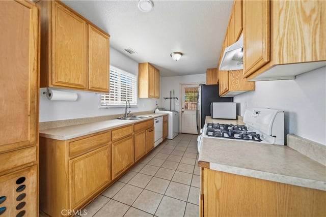 44745 6th E, Lancaster, CA 93535 — photo 15 of 28