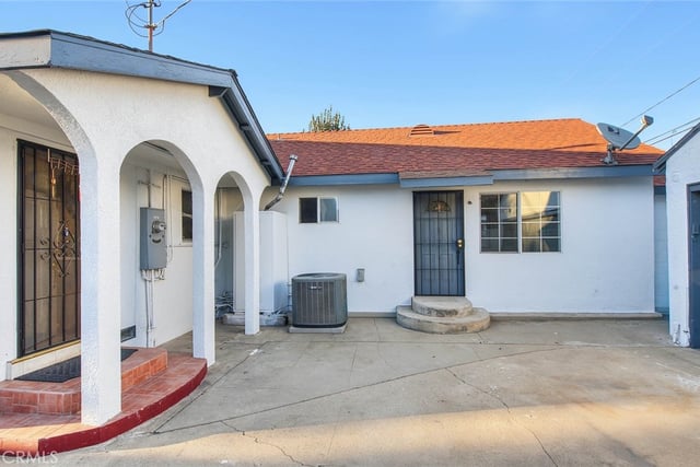 3500 Easy Avenue, Long Beach, CA 90810 — photo 7 of 59