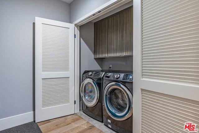 901 S Gramercy Drive 202, Los Angeles, CA 90019 — photo 4 of 20
