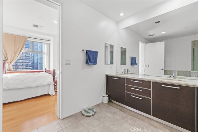 801 S Grand 1611, Los Angeles, CA 90017 — photo 11 of 23