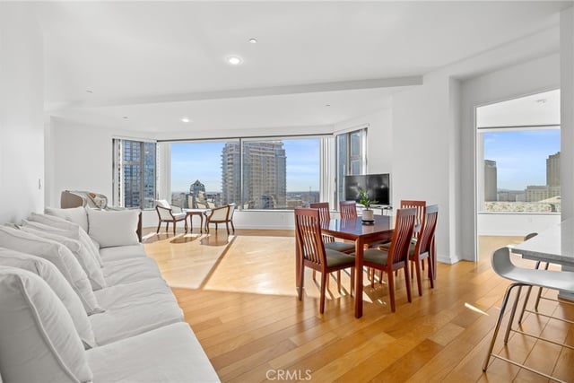801 S Grand 1611, Los Angeles, CA 90017 — photo 4 of 23