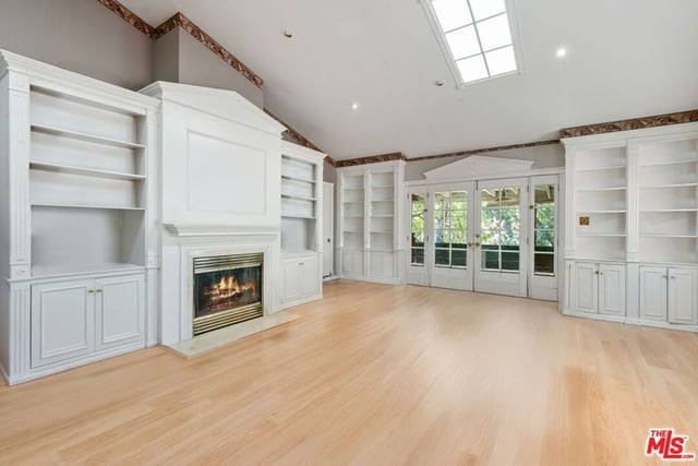 877 Montecito Drive, Los Angeles, CA 90031 — photo 4 of 35