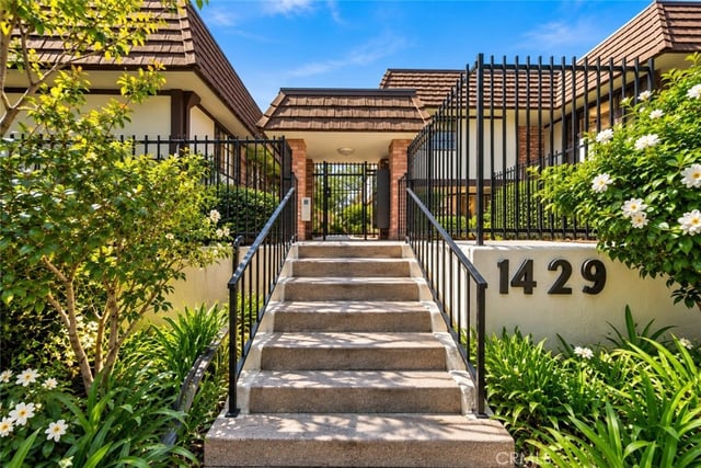 1429 Valley View Road 18, Glendale, CA 91202 — photo 3 of 52