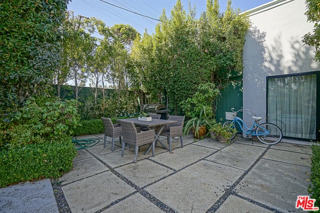 517 N Rodeo Drive, Beverly Hills, CA 90210 — photo 29 of 32