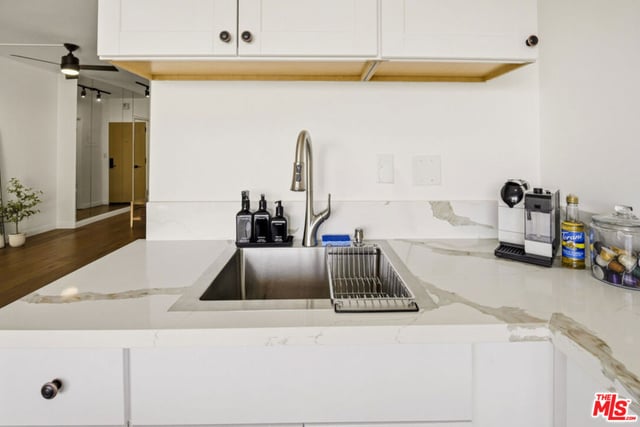 999 N Doheny Drive 205, West Hollywood, CA 90069 — photo 6 of 23