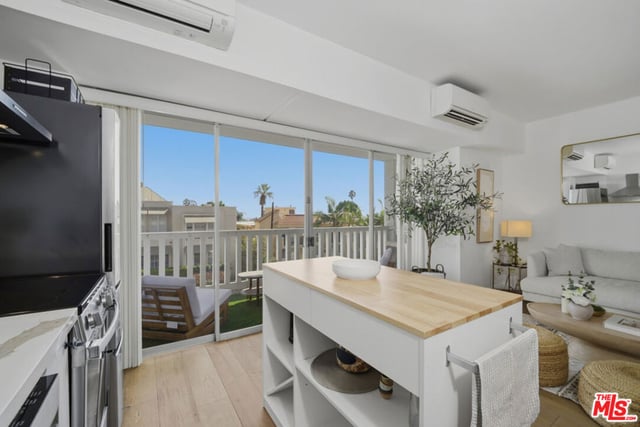 999 N Doheny Drive 205, West Hollywood, CA 90069 — photo 7 of 23