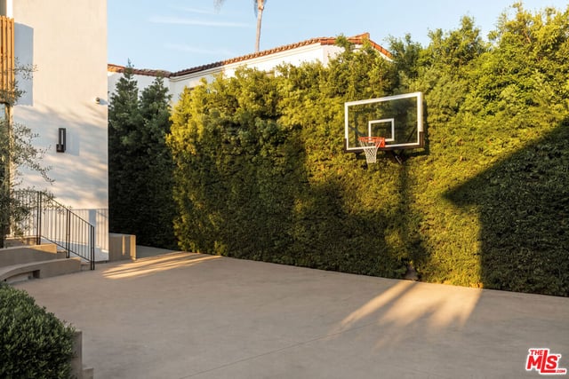 709 Walden Drive, Beverly Hills, CA 90210 — photo 37 of 42