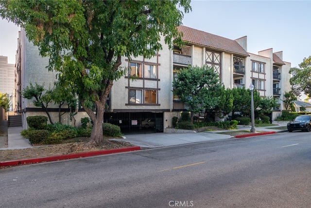 515 N Jackson Street 102, Glendale, CA 91206 — photo 3 of 24