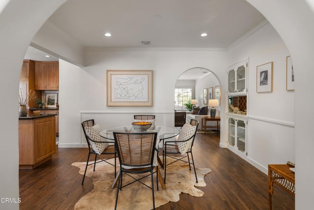 10537 Woodbridge Street, Los Angeles, CA 91602 — photo 12 of 45
