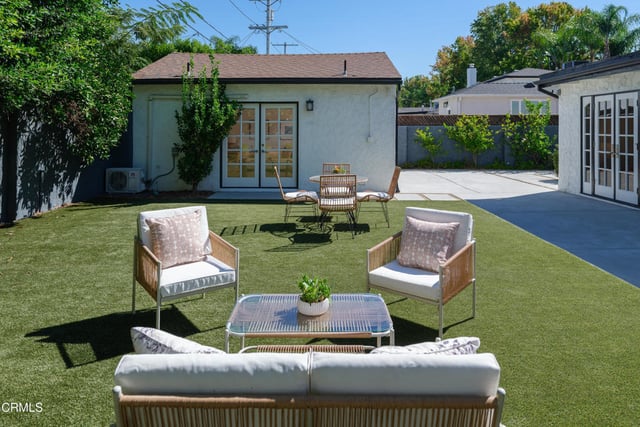 10537 Woodbridge Street, Los Angeles, CA 91602 — photo 38 of 45