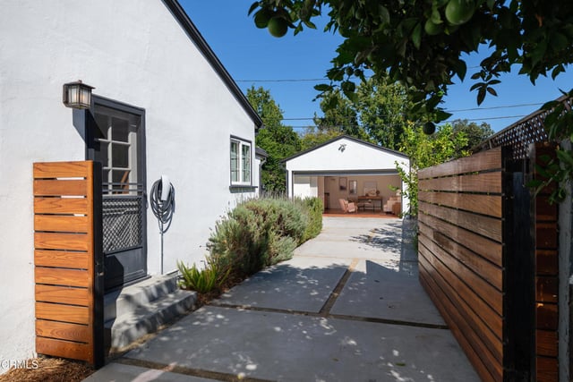 10537 Woodbridge Street, Los Angeles, CA 91602 — photo 44 of 45