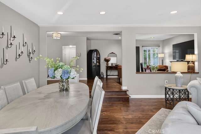 5711 Geyser Avenue, Tarzana, CA 91356 — photo 13 of 55