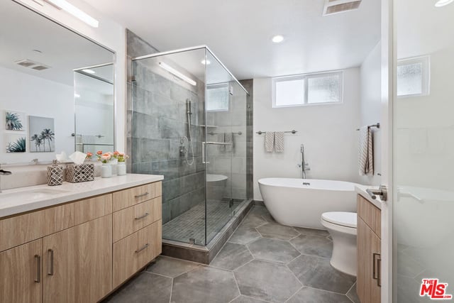 1746 Garfield Place 203, Los Angeles, CA 90028 — photo 13 of 29