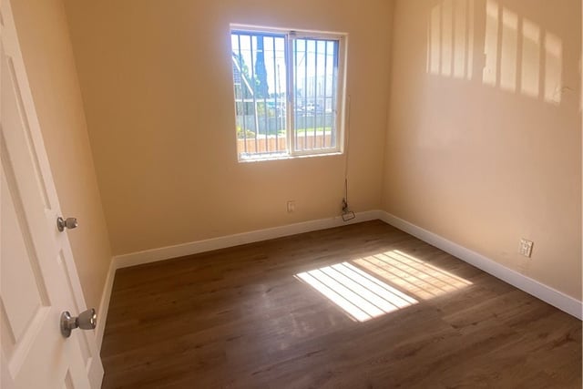 11842 Success, Los Angeles, CA 90059 — photo 16 of 19