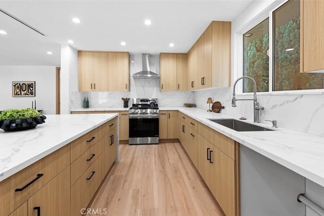 8369 Vine Valley, Los Angeles, CA 91352 — photo 17 of 37