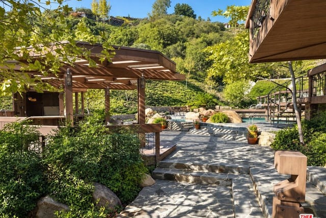1119 Moraga Dr, Los Angeles, CA 90049 — photo 3 of 48