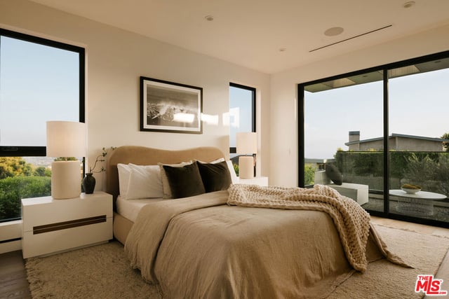 7107 Macapa Drive, Los Angeles, CA 90068 — photo 19 of 34