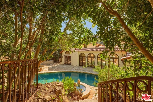 1260 Roscomare Road, Los Angeles, CA 90077 — photo 10 of 26
