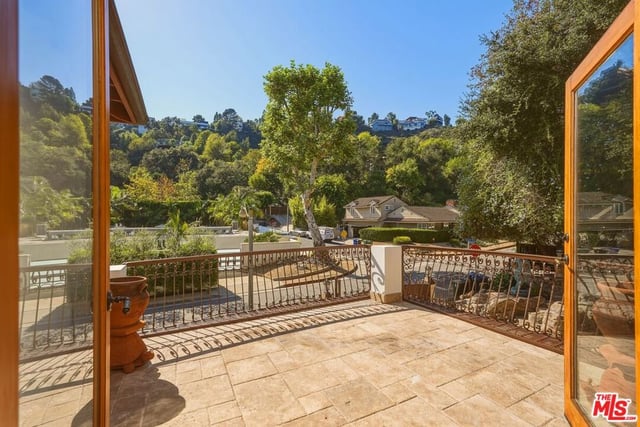 1260 Roscomare Road, Los Angeles, CA 90077 — photo 14 of 26