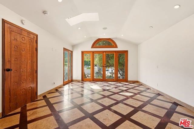 1260 Roscomare Road, Los Angeles, CA 90077 — photo 18 of 26