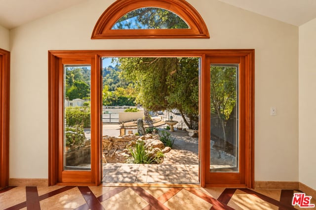 1260 Roscomare Road, Los Angeles, CA 90077 — photo 19 of 26