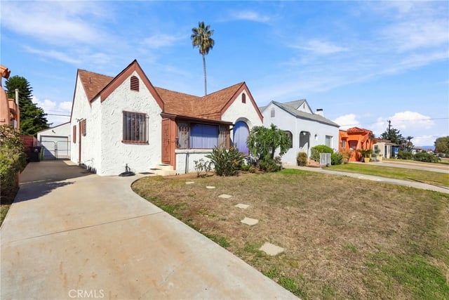7819 Dalton, Los Angeles, CA 90047 — photo 2 of 36