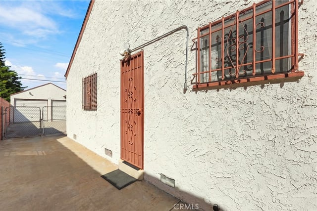 7819 Dalton, Los Angeles, CA 90047 — photo 4 of 36