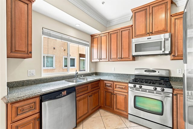 13629 Wyandotte 118, Van Nuys, CA 91405 — photo 8 of 21