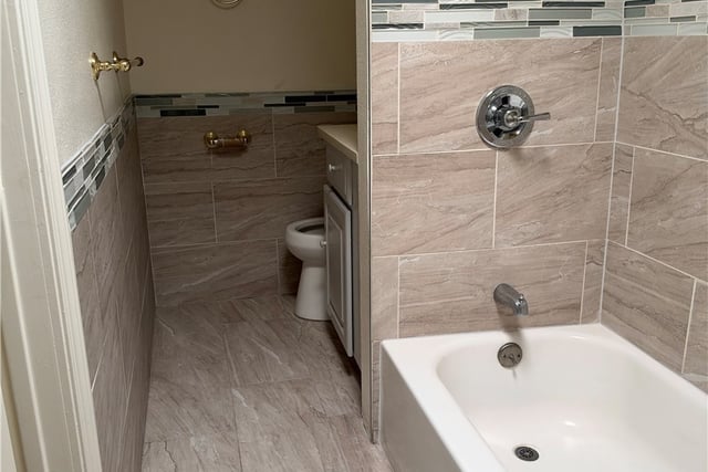 1634 W 60th, Los Angeles, CA 90047 — photo 4 of 8