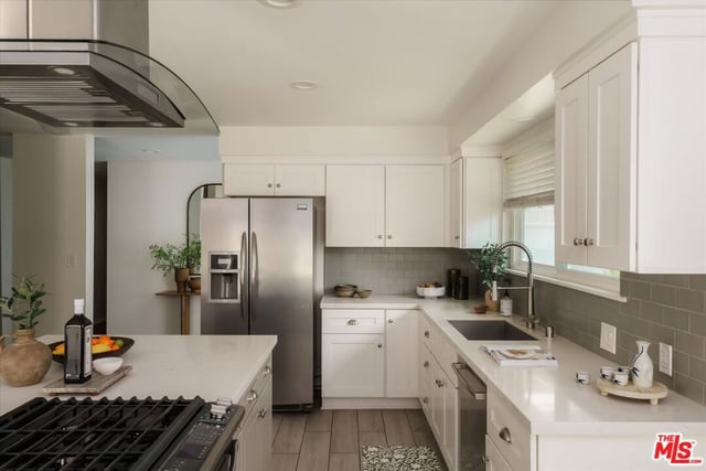 14141 Killion Street, Sherman Oaks, CA 91401 — photo 11 of 28