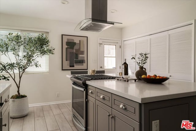 14141 Killion Street, Sherman Oaks, CA 91401 — photo 9 of 28