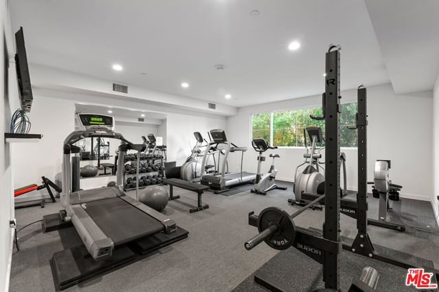 4240 Laurel Canyon Boulevard 305, Studio City, CA 91604 — photo 27 of 32