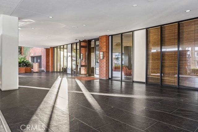 7135 Hollywood 1010, Los Angeles, CA 90046 — photo 13 of 19