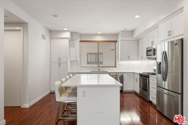 13225 Victory Boulevard, Van Nuys, CA 91401 — photo 10 of 30