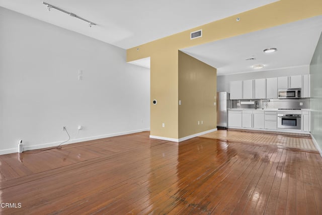 257 S Spring Street 4N, Los Angeles, CA 90012 — photo 2 of 33