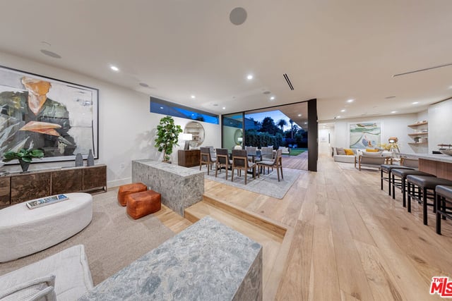 3985 Mclaughlin Avenue, Los Angeles, CA 90066 — photo 4 of 33
