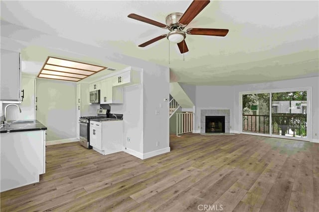 14287 Foothill, Sylmar, CA 91342 — photo 4 of 21
