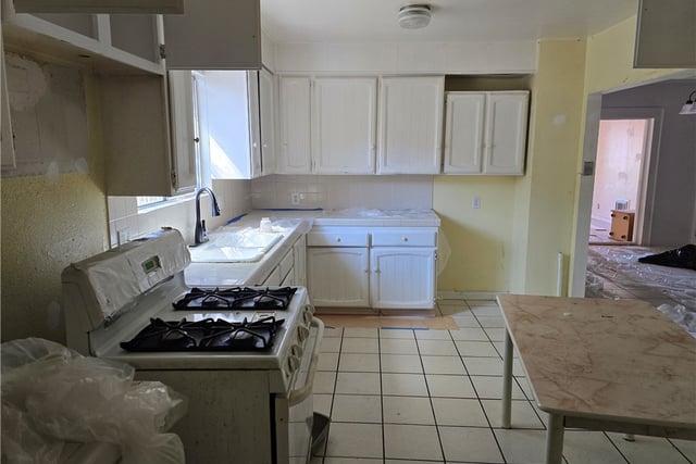 416 N Hobart, Los Angeles, CA 90004 — photo 13 of 26