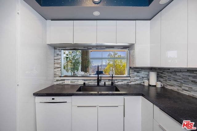 2385 Roscomare Road B2, Los Angeles, CA 90077 — photo 8 of 37