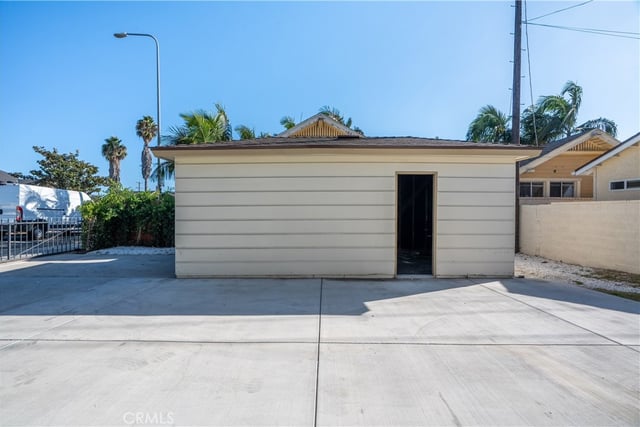 2701 Arlington Avenue, Los Angeles, CA 90018 — photo 36 of 46