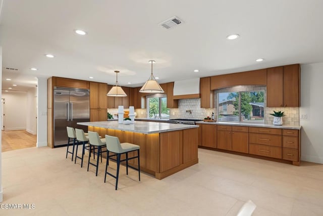 5215 Del Moreno Drive, Woodland Hills, CA 91364 — photo 4 of 77