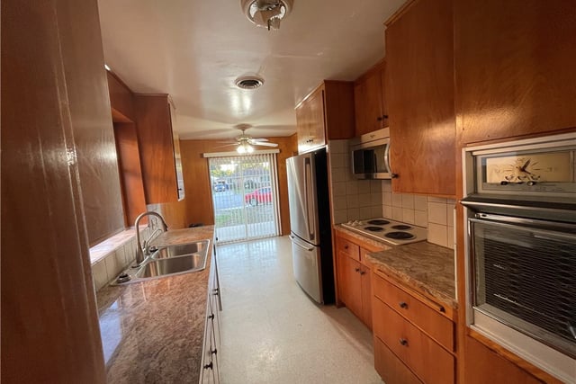 857 Encino Way, Monrovia, CA 91016 — photo 10 of 23