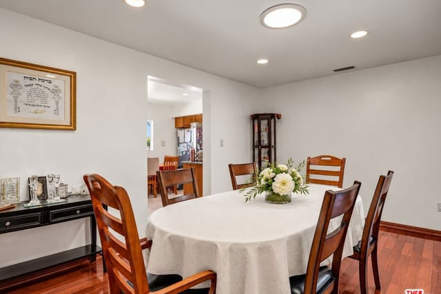 607 N Fuller Avenue, Los Angeles, CA 90036 — photo 11 of 26