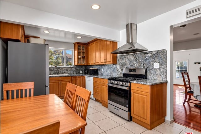 607 N Fuller Avenue, Los Angeles, CA 90036 — photo 15 of 26