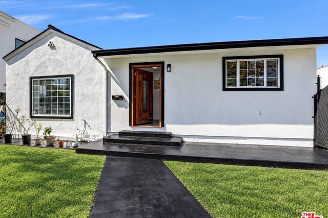 607 N Fuller Avenue, Los Angeles, CA 90036 — photo 2 of 26