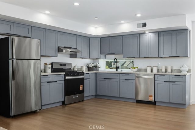 176 N Catalina Avenue 401, Pasadena, CA 91106 — photo 13 of 26